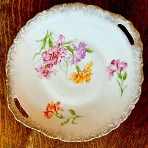 Scalloped Wheelock Carnation 10” Serving Plate